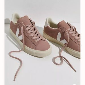Veja campo pink size 39 US 8